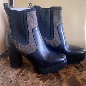 Michael Michael Kors Platform Chelsea Boot